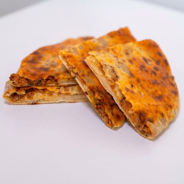 Chicken Qeema Naan.